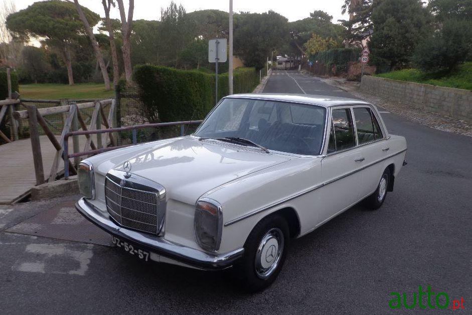 1970' Mercedes-Benz 220 D W115 photo #1