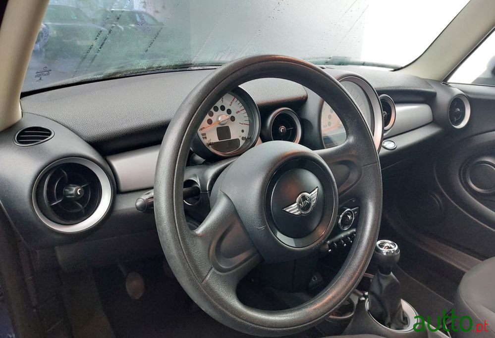 2012' MINI One D 3 Portas photo #5