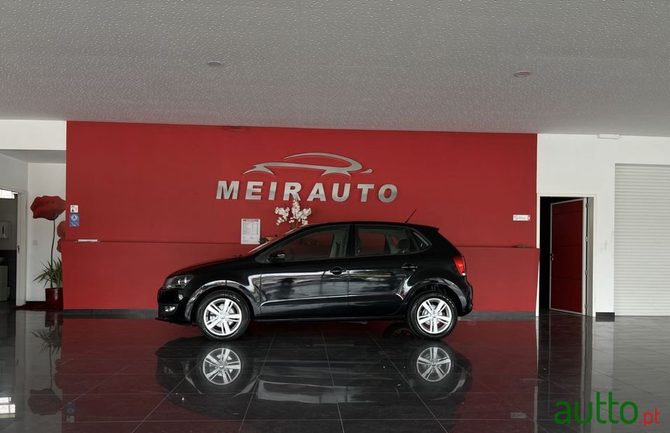 2013' Volkswagen Polo photo #3