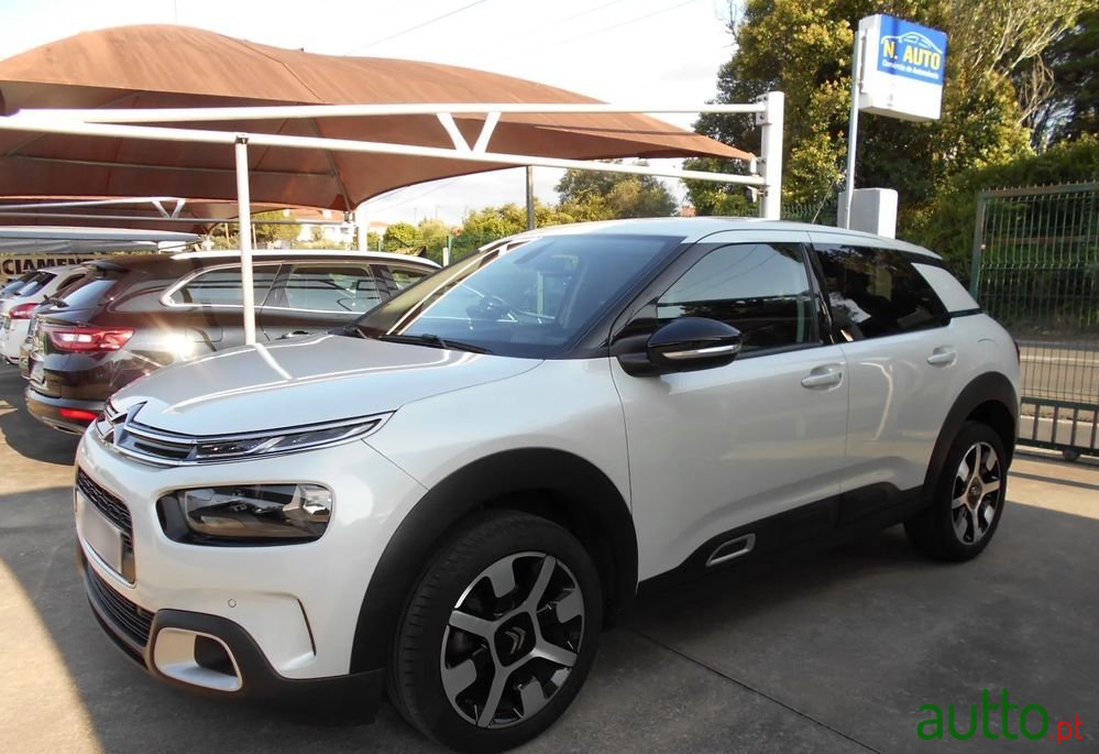 2019' Citroen C4 Cactus 1.2 Puretech Shine photo #1
