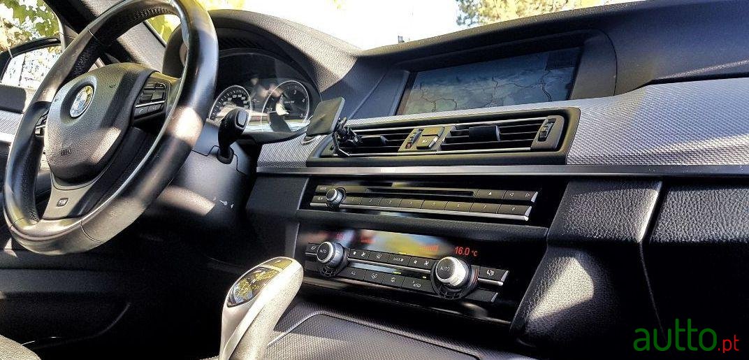 2010' BMW 520 M Pack photo #1