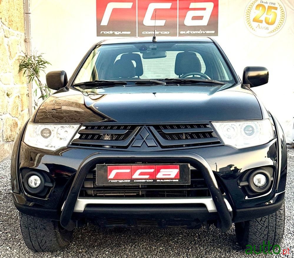 2014' Mitsubishi L200 photo #2