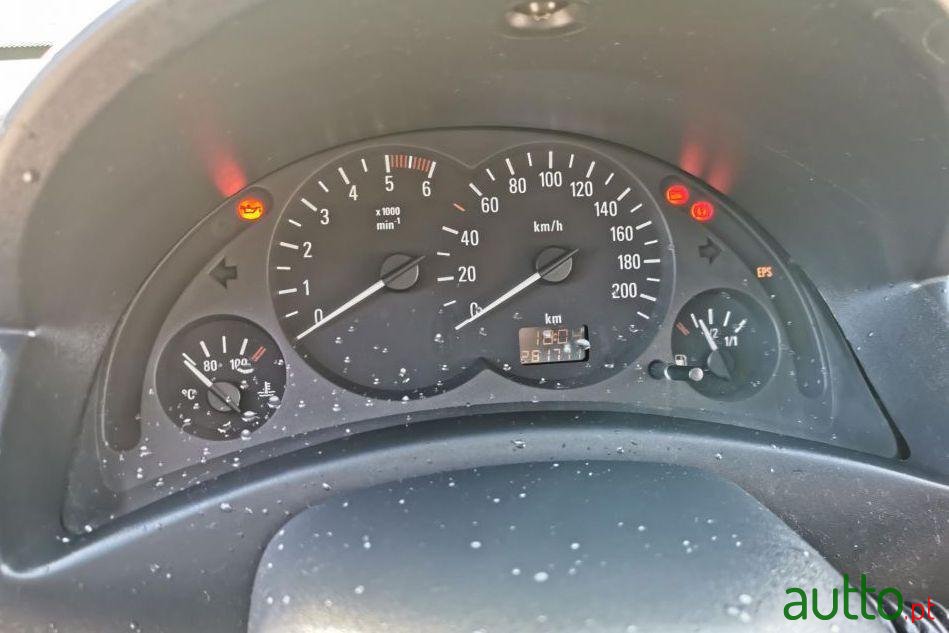 2001' Opel Corsa 1.7 Dti photo #3