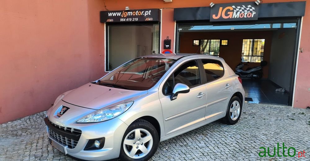 2011' Peugeot 207 photo #1