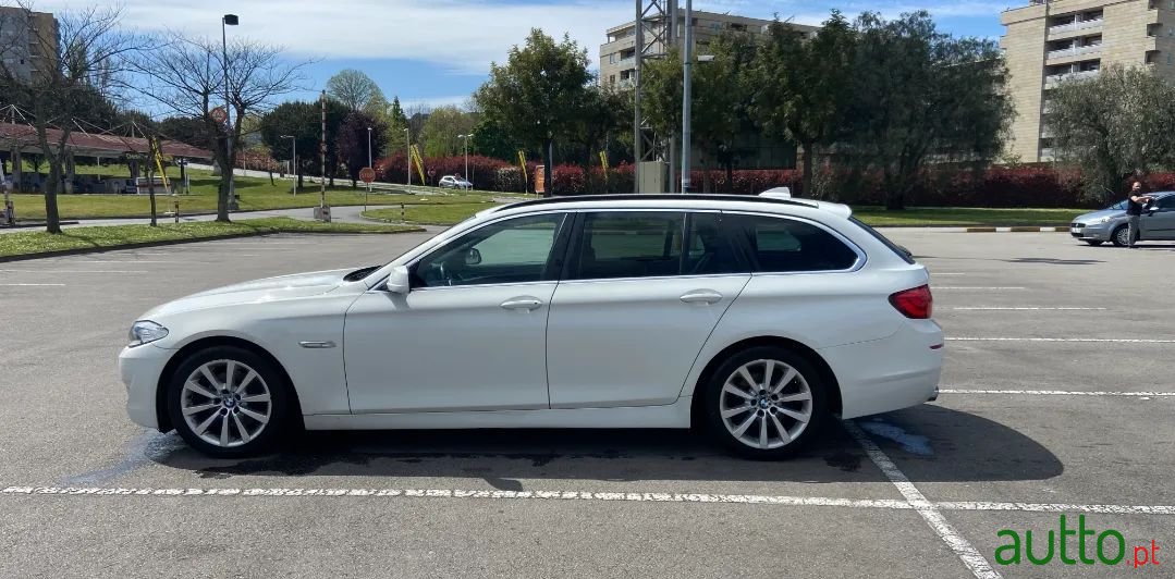 2011' BMW 520 photo #5