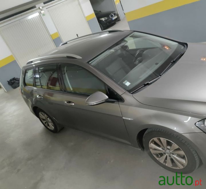 2015' Volkswagen Golf Variant photo #2