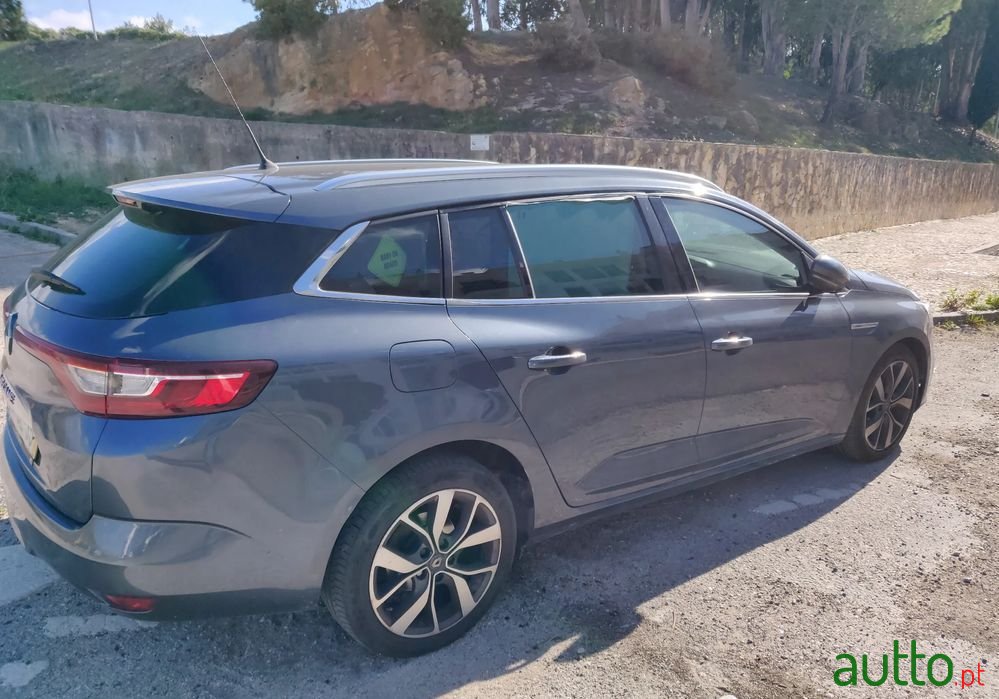 2016' Renault Megane Sport Tourer photo #4