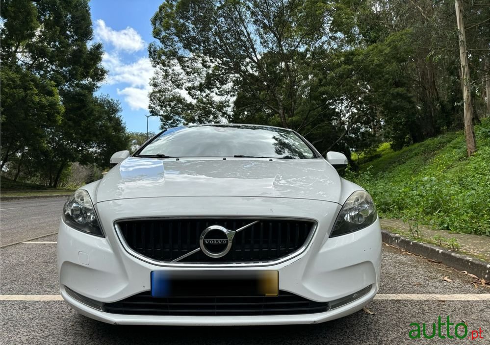 2016' Volvo V40 photo #3