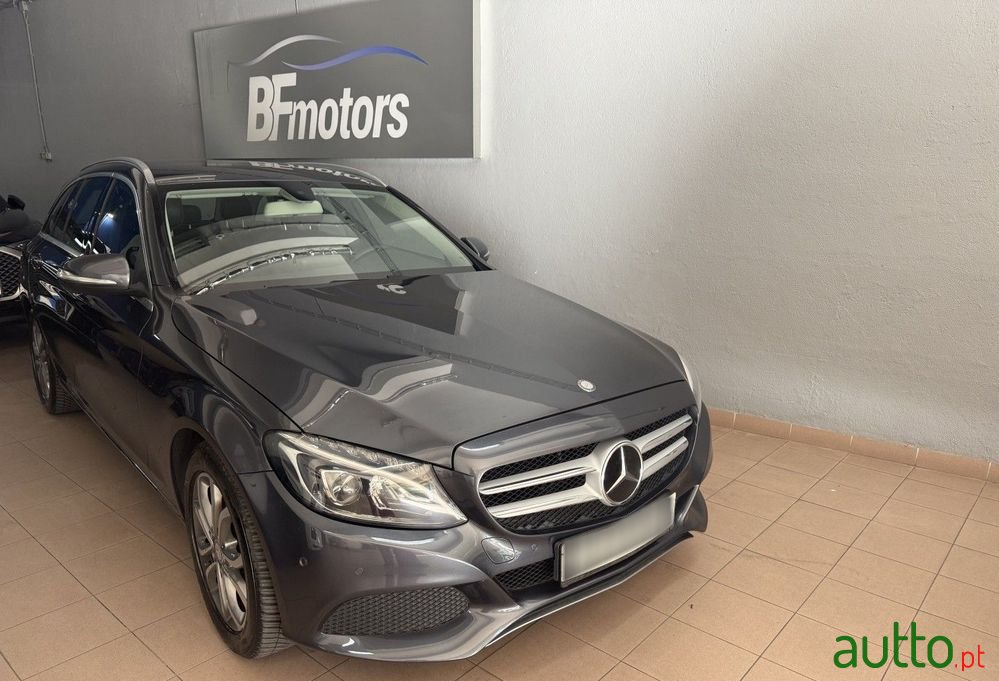 2014' Mercedes-Benz Classe C photo #2