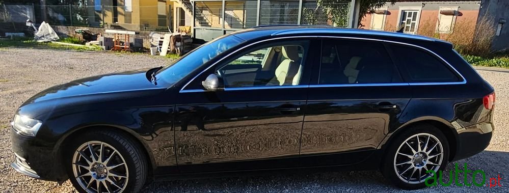 2013' Audi A4 Avant photo #6