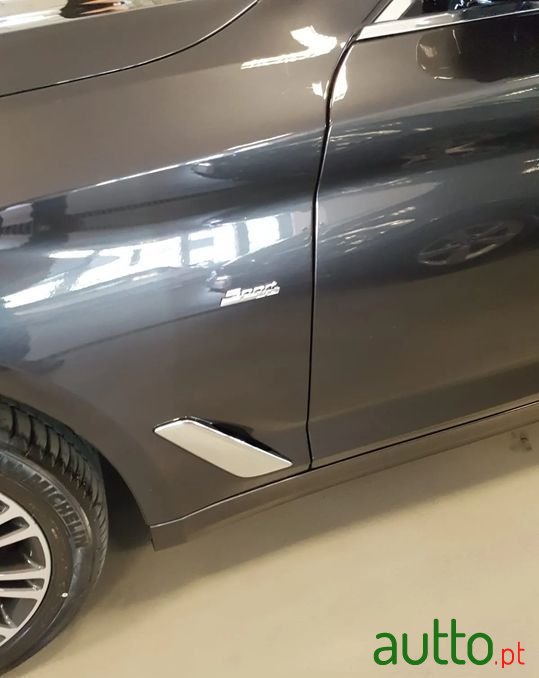 2017' BMW 520 photo #4