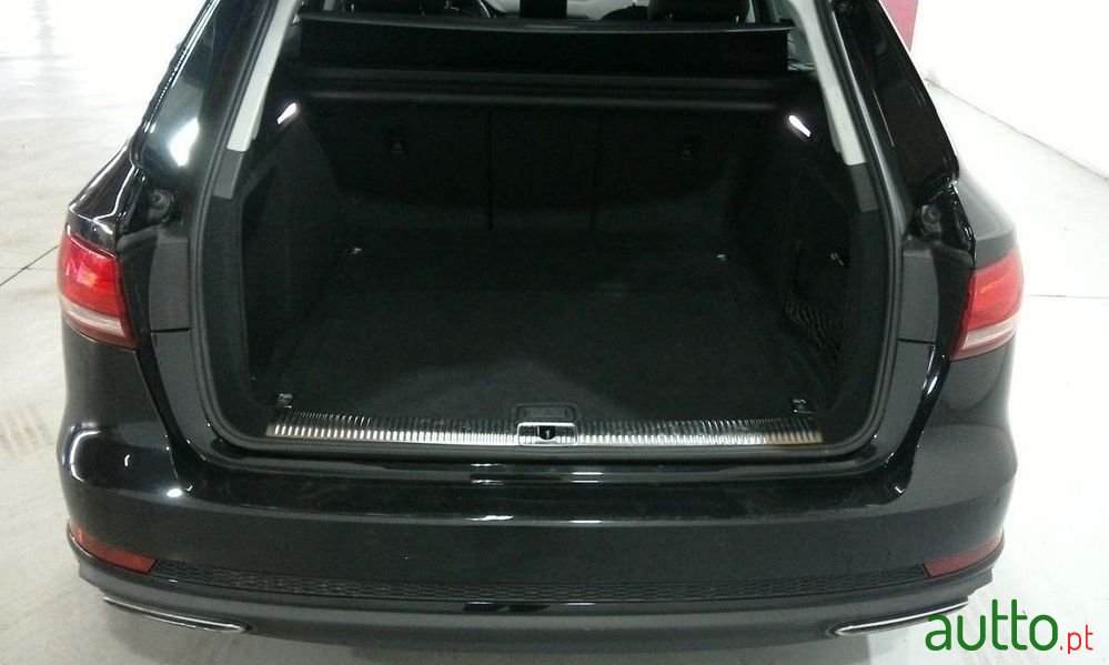 2019' Audi A4 Avant photo #5