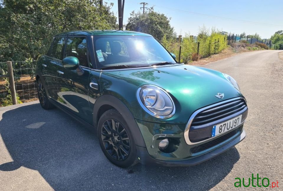 2015' MINI Cooper photo #3