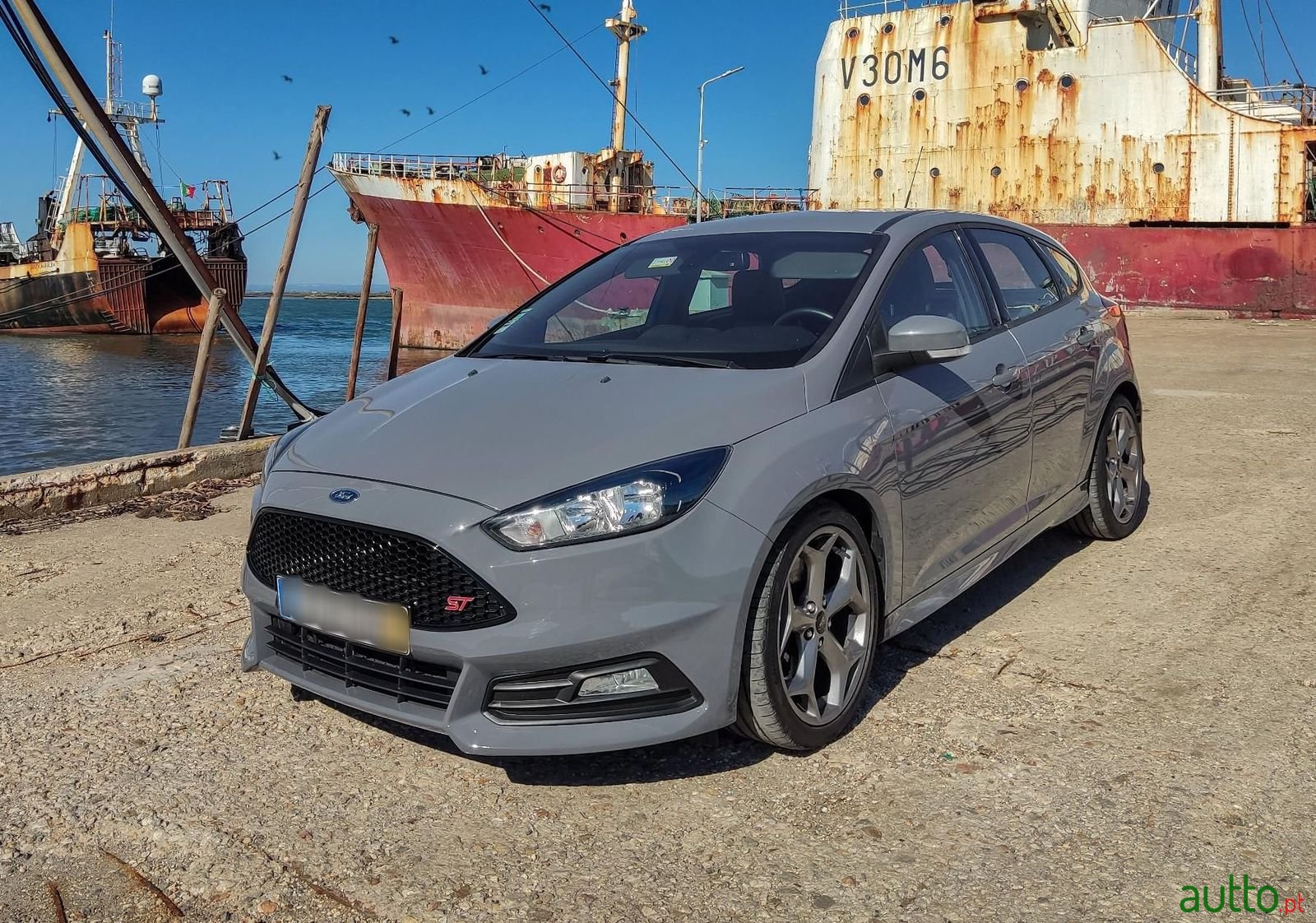 2016' Ford Focus photo #1