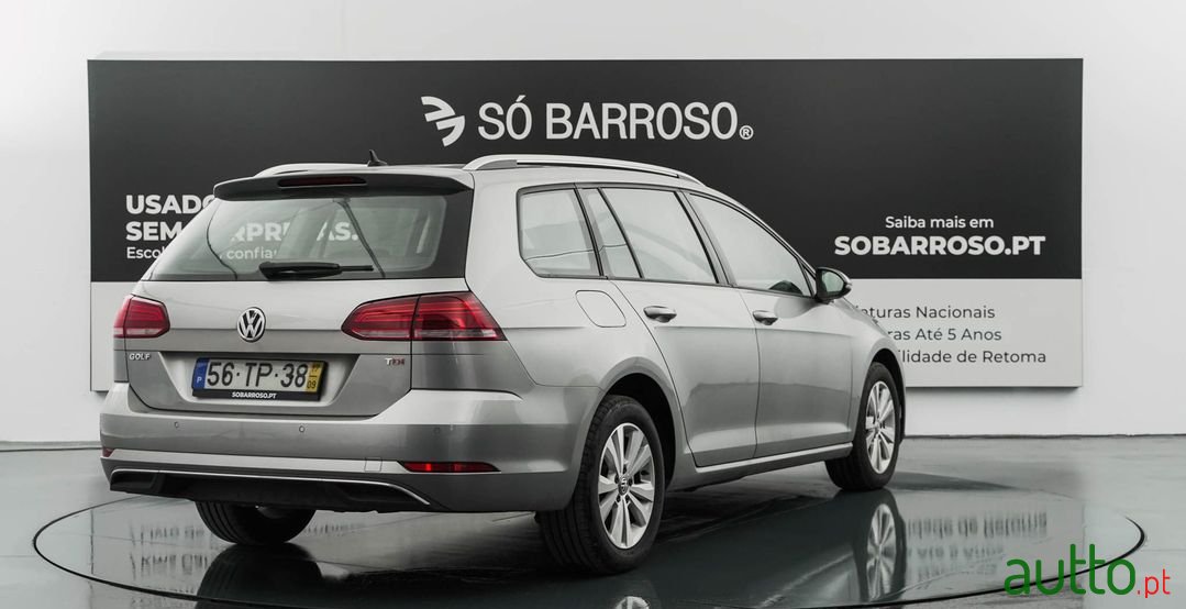 2017' Volkswagen Golf photo #4