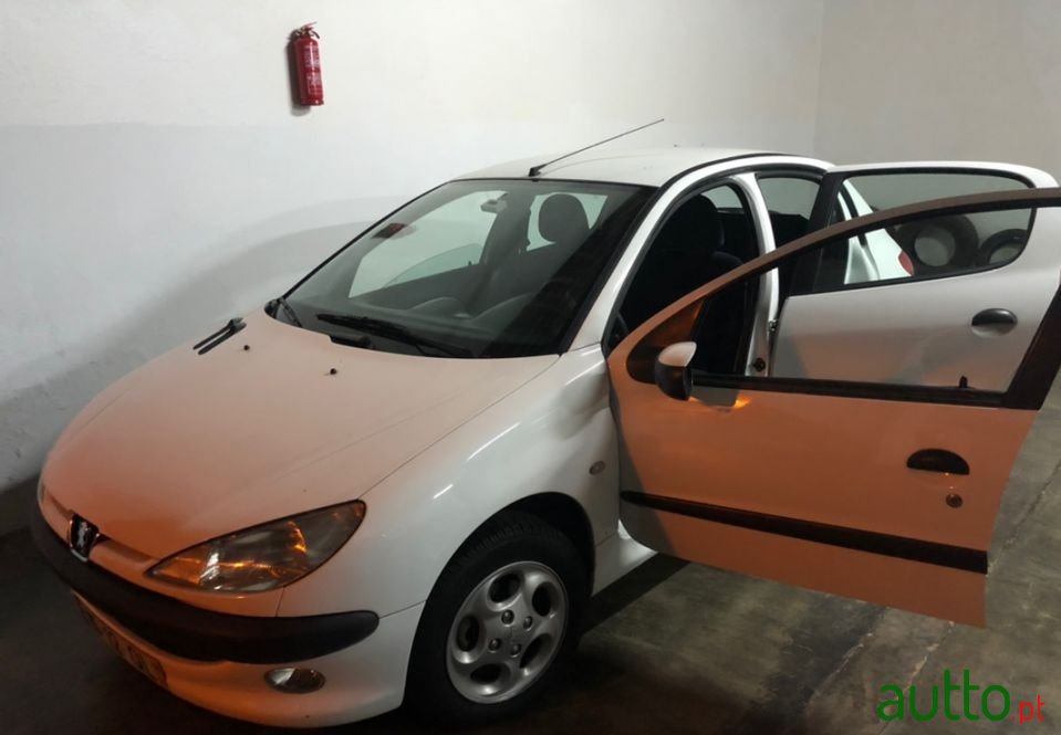 2000' Peugeot 206 photo #6