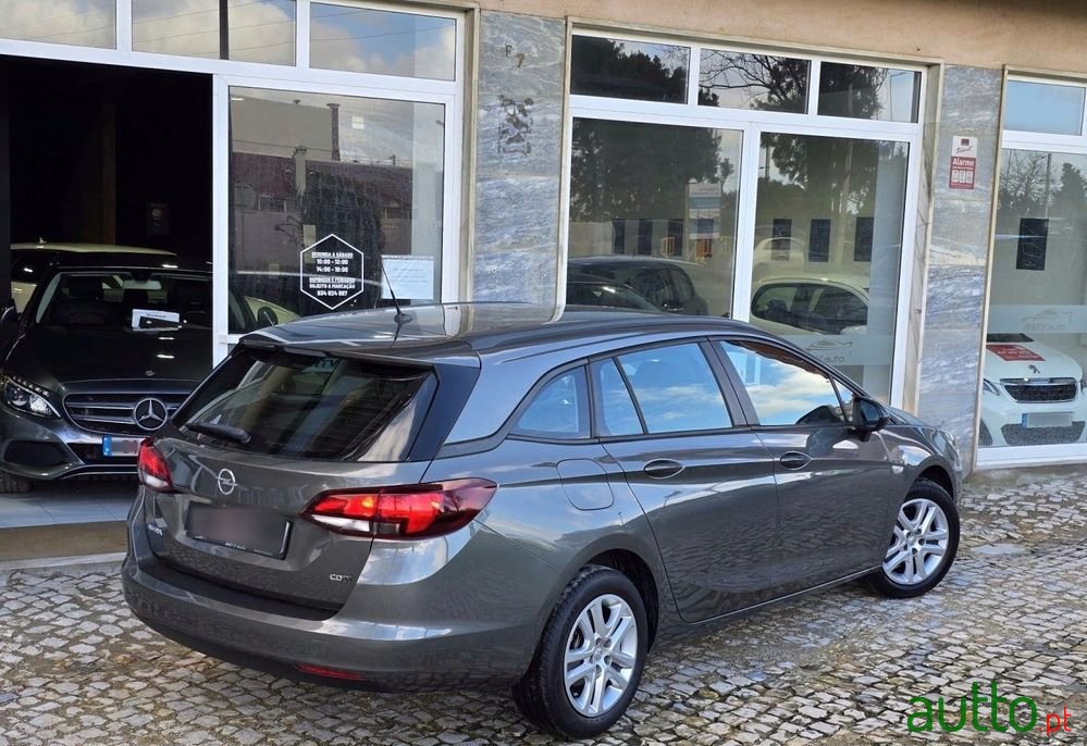 2017' Opel Astra Sports Tourer photo #4