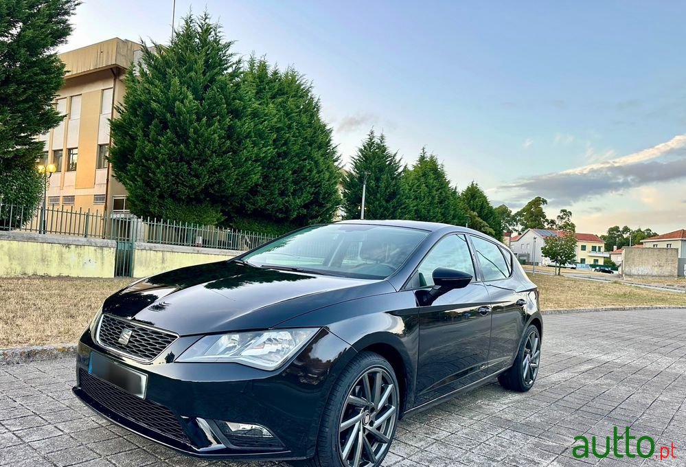 2013' SEAT Leon photo #2