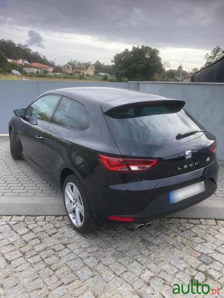 2014' SEAT Leon photo #2