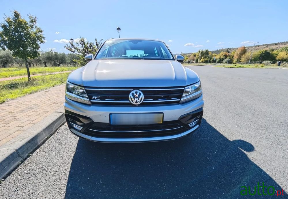 2017' Volkswagen Tiguan 2.0 Tdi R-Line photo #2