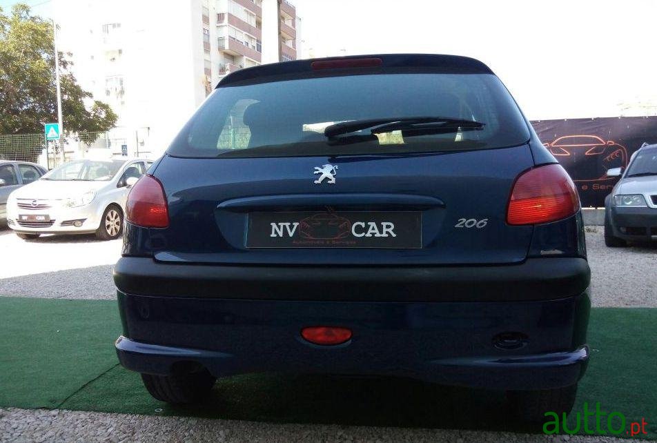 2003' Peugeot 206 1.1 photo #1