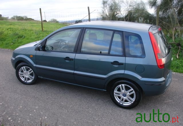 2003' Ford Fusion photo #4