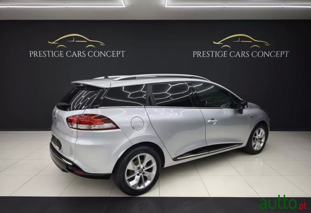 2019' Renault Clio Sport Tourer photo #2