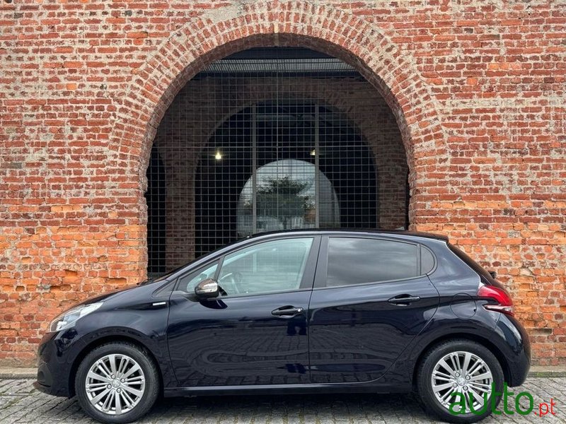 2018' Peugeot 208 photo #6