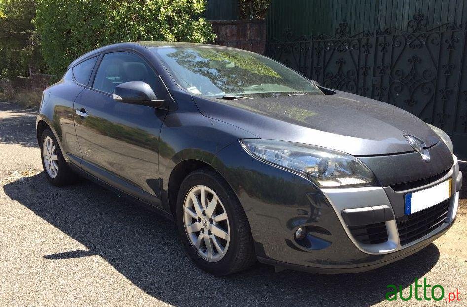 2009' Renault Megane photo #3