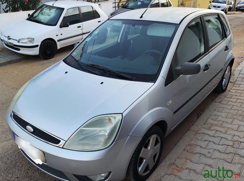 2004' Ford Fiesta photo #2