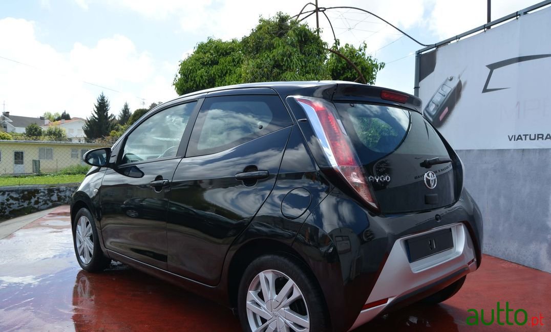 2016' Toyota Aygo photo #5