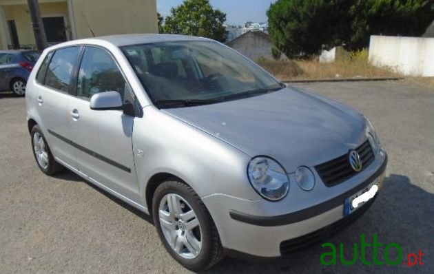 2004' Volkswagen Polo photo #2