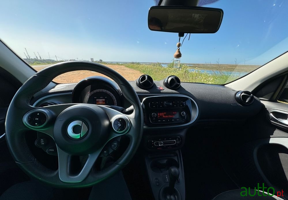 2019' Smart Forfour photo #2