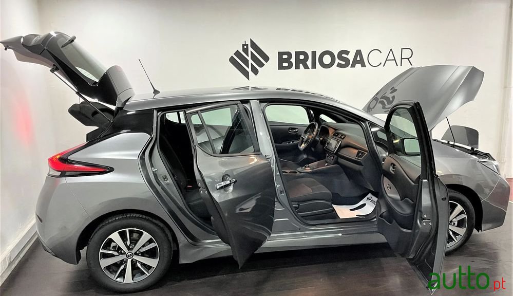 2022' Nissan Leaf N-Connecta photo #2