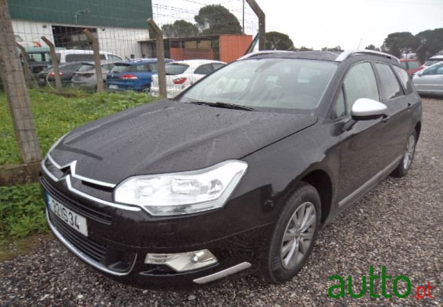 2010' Citroen C5 Tourer photo #1