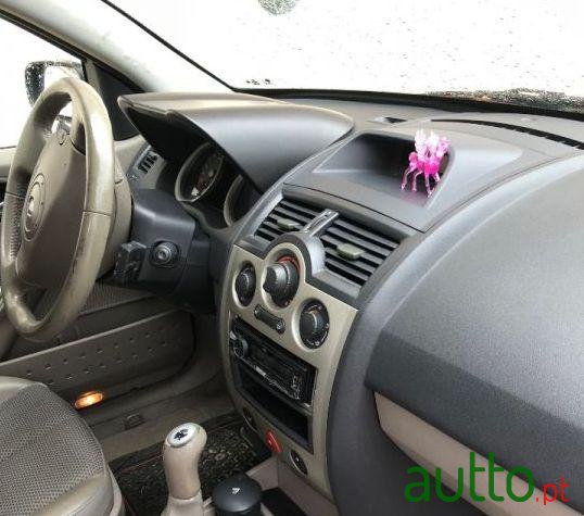 2001' Renault Megane photo #1