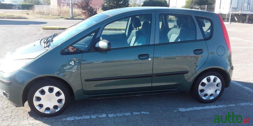 2007' Mitsubishi Colt photo #1