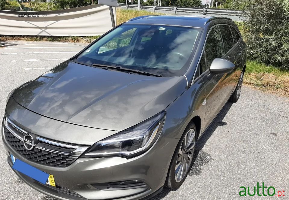 2016' Opel Astra photo #2