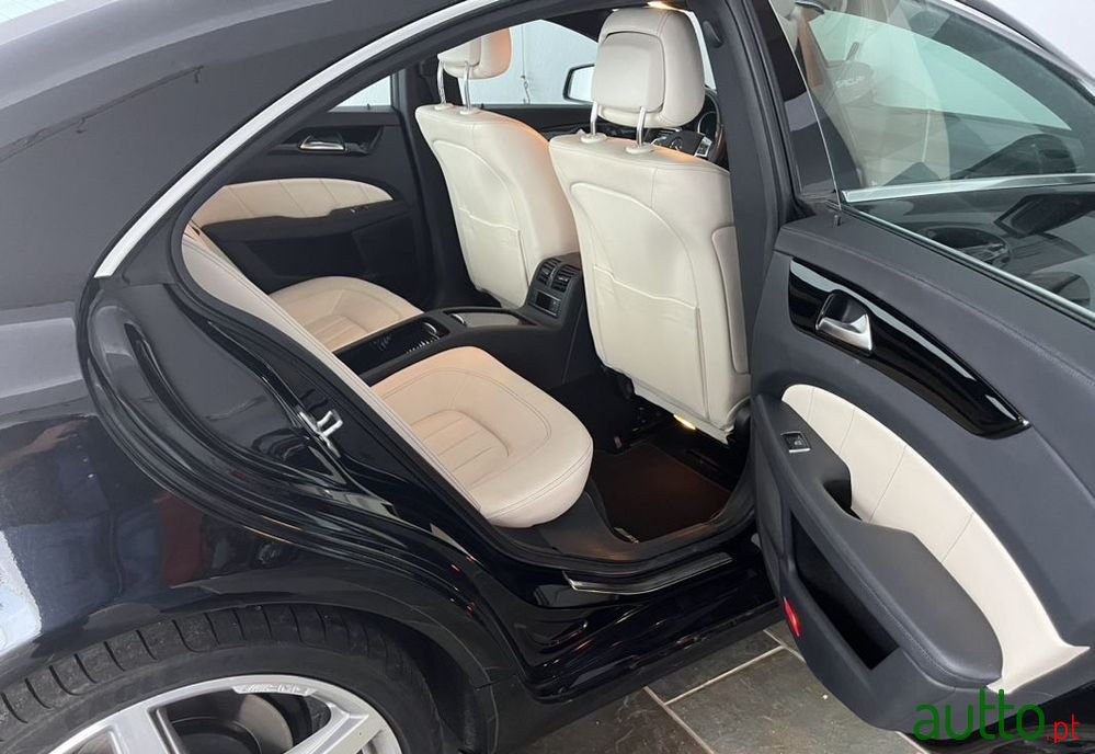 2011' Mercedes-Benz CLS 250 photo #6