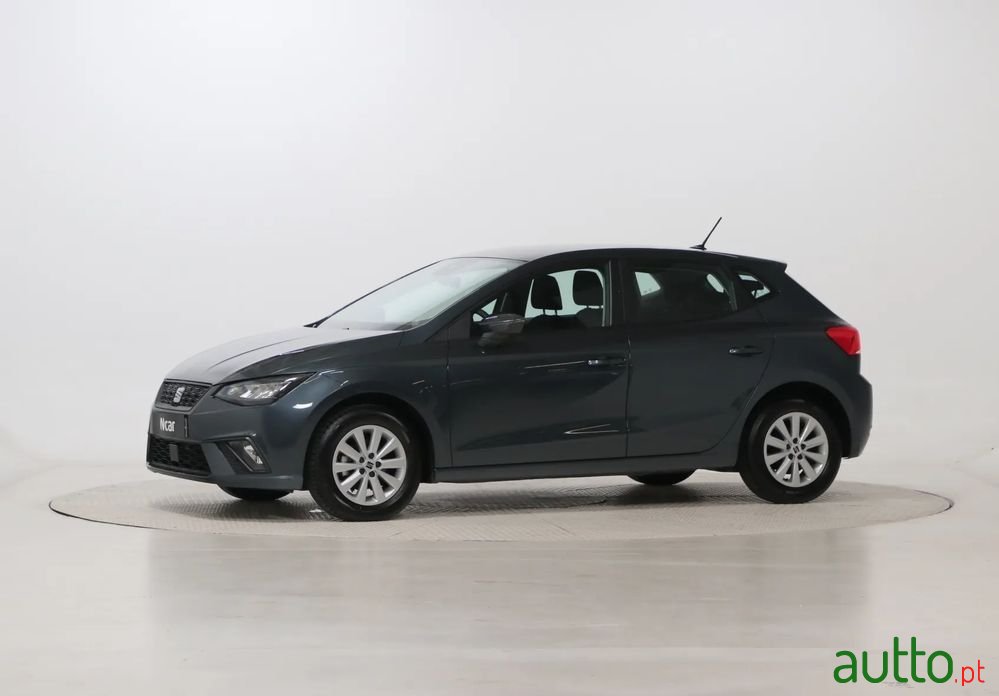2022' SEAT Ibiza 1.0 Tsi Style photo #1