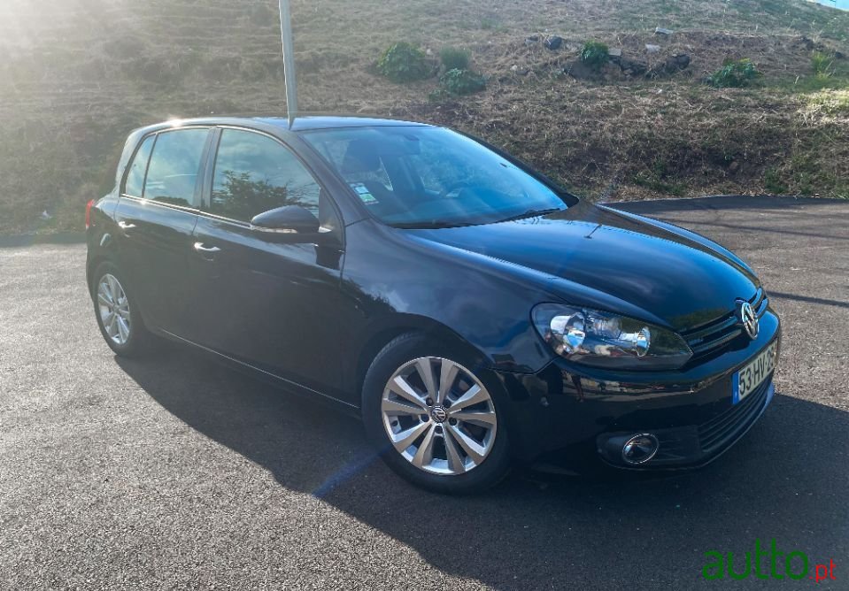 2009' Volkswagen Golf photo #1