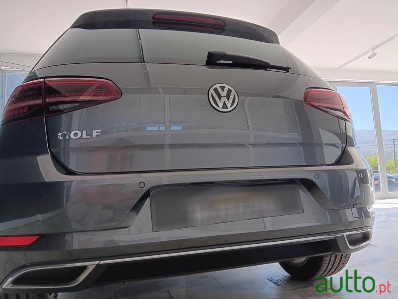 2020' Volkswagen Golf photo #5