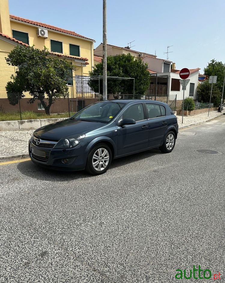 2007' Opel Astra 1.7 Cdti Cosmo photo #1