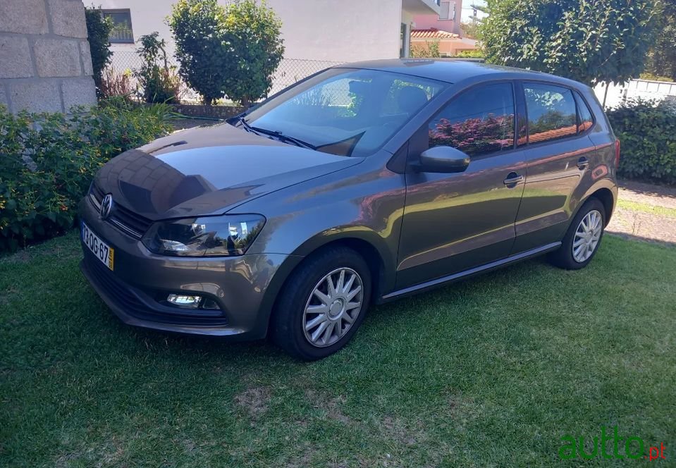 2015' Volkswagen Polo photo #1