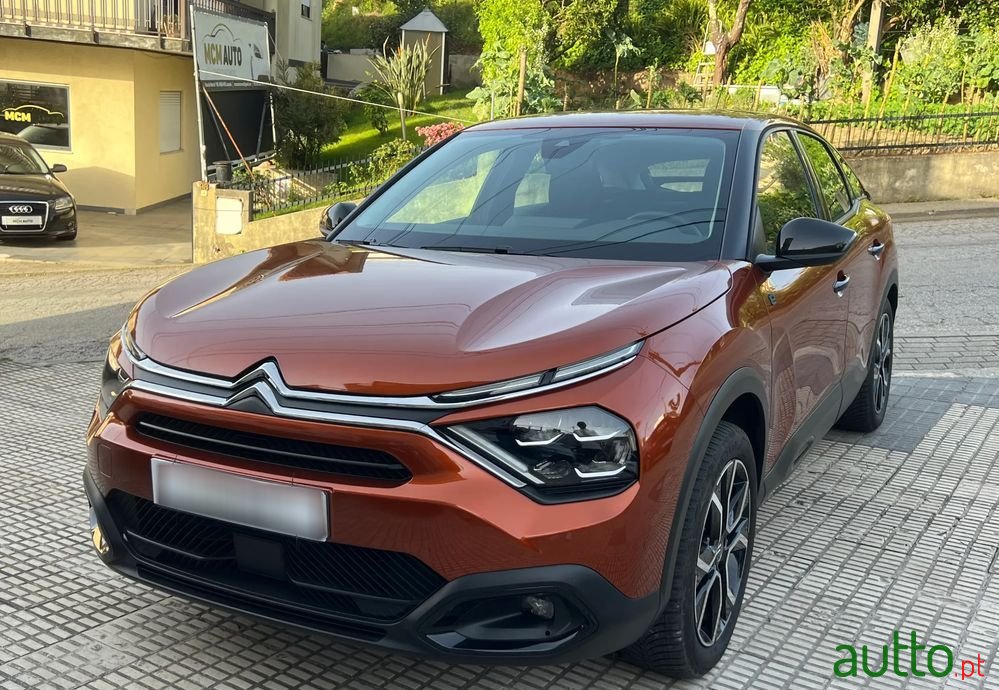 2021' Citroen C4 E-C4 136 Plus photo #2