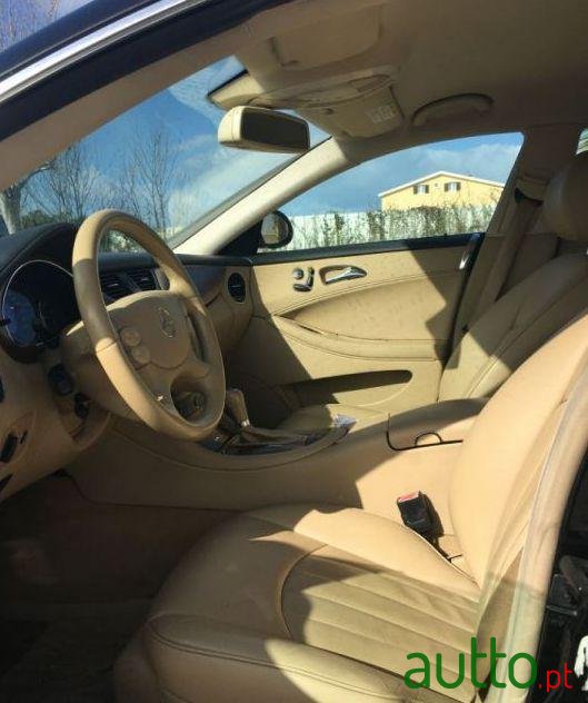 2006' Mercedes-Benz Cls-320 Cdi photo #1