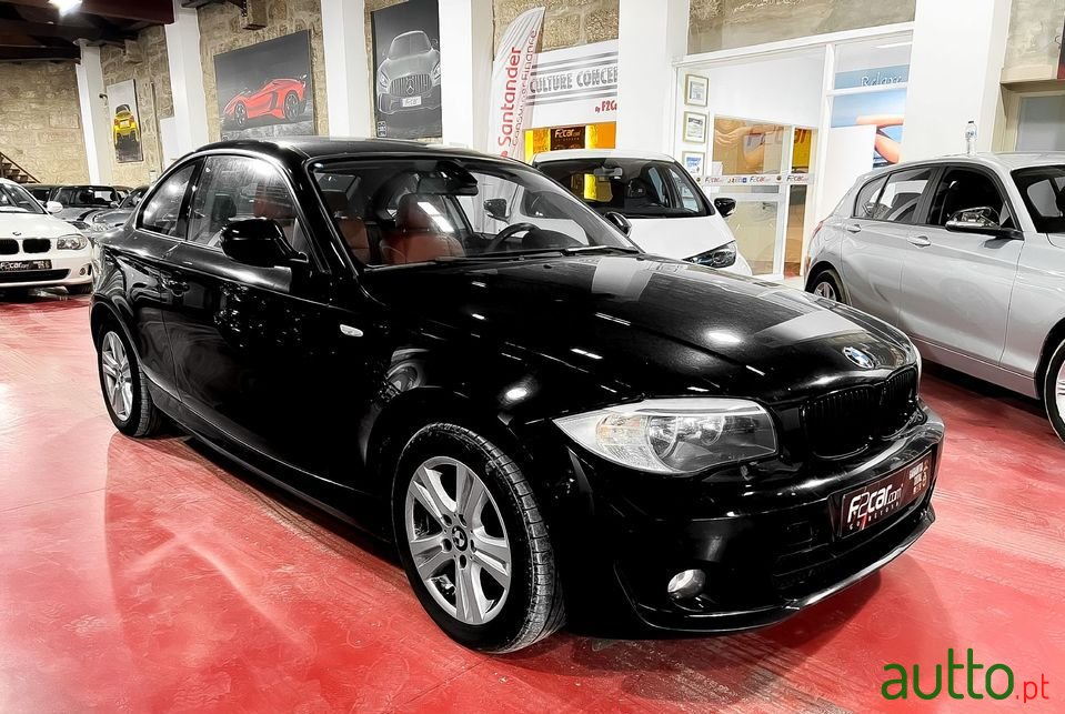 2011' BMW 118 photo #3