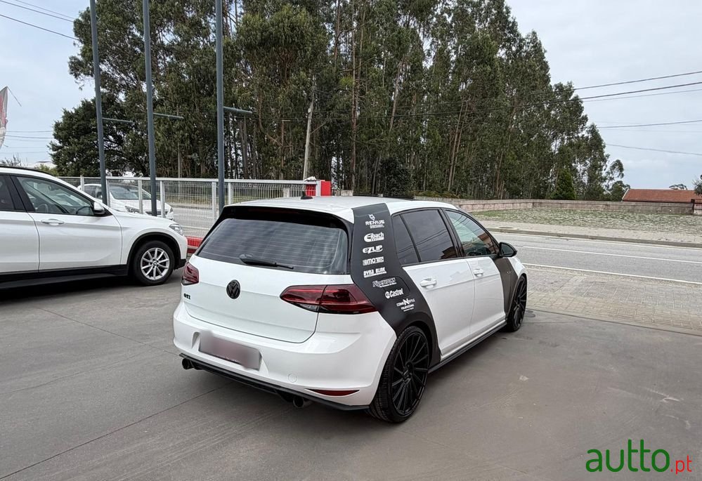 2015' Volkswagen Golf photo #4