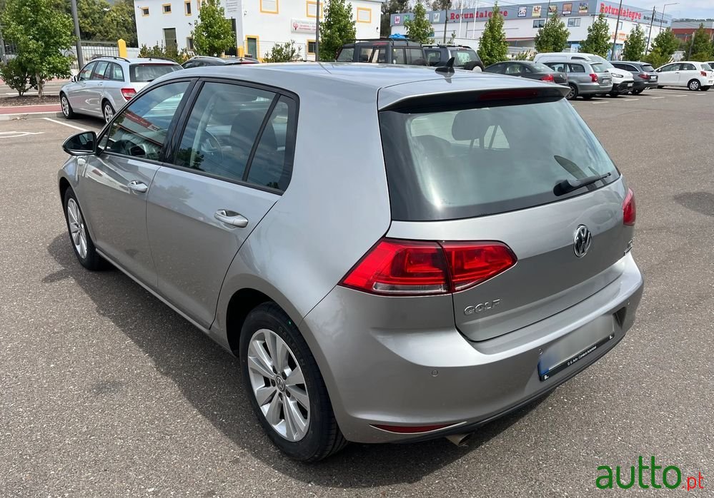 2017' Volkswagen Golf photo #3