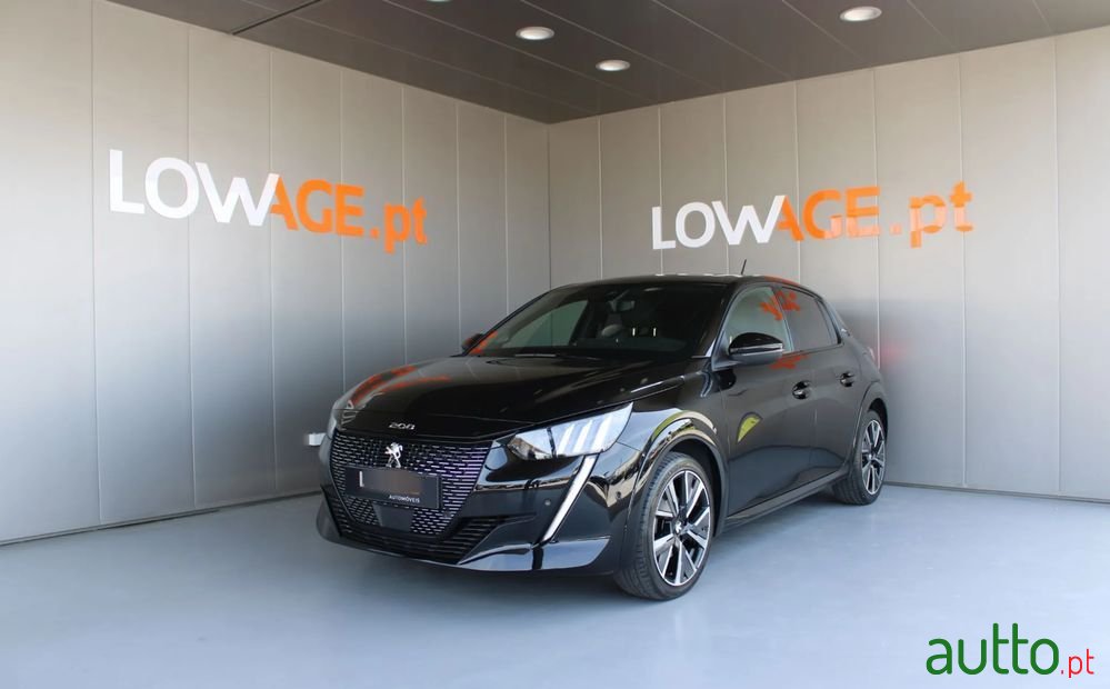 2020' Peugeot 208 photo #2
